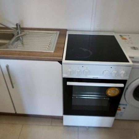 Alster Hamburg - Saniertes Und Mobliertes Apartment Mit Bad Und Kuche Exterior foto